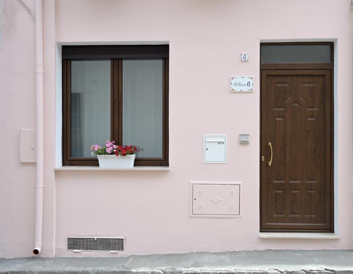 Al Civico 6 Villa Taviano  Exterior photo